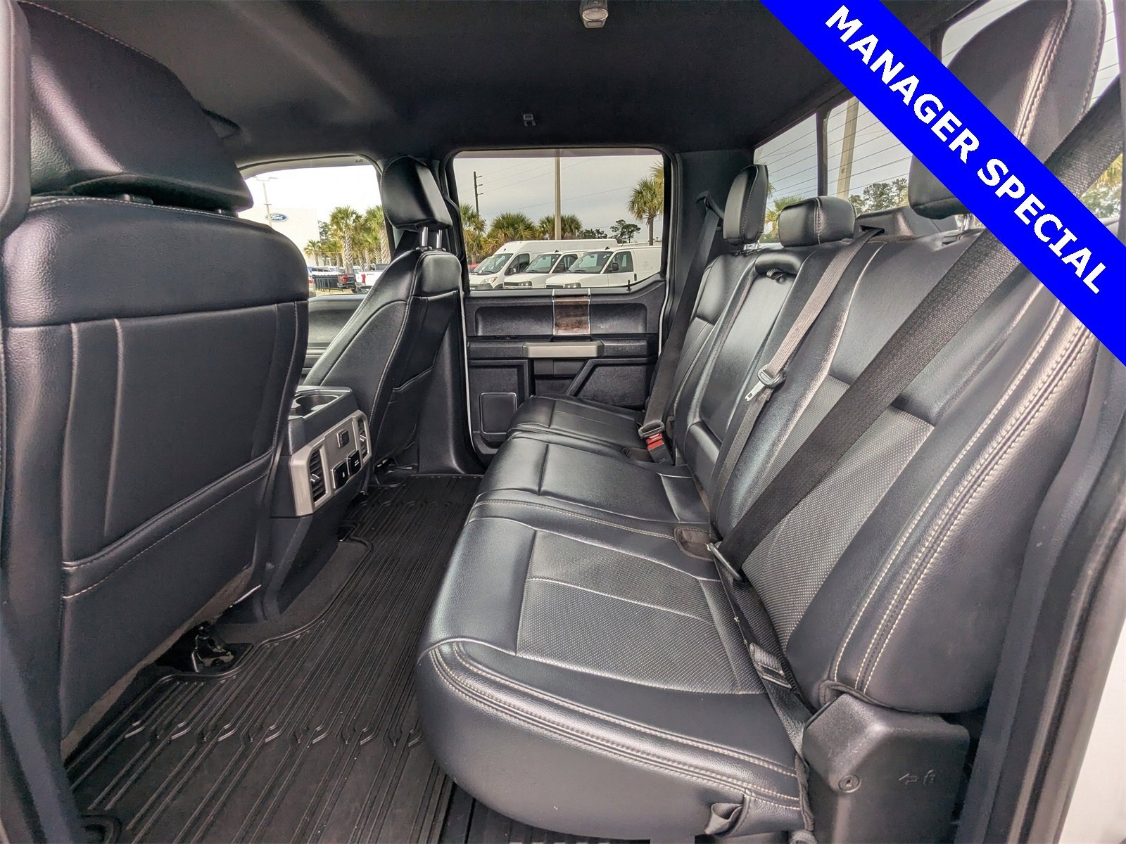 Used 2022 Ford F350 Lariat image 14