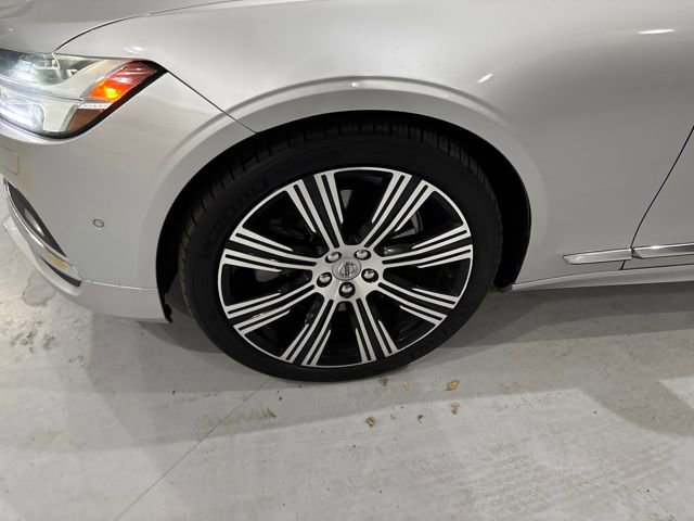 Used 2022 Volvo S90 B6 Inscription w/ Advanced Package image 30