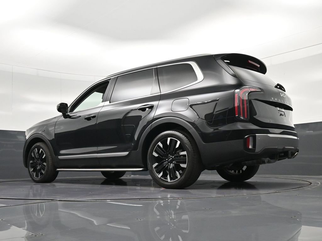 Used 2024 Kia Telluride SX w/ Towing Package FWD image 28