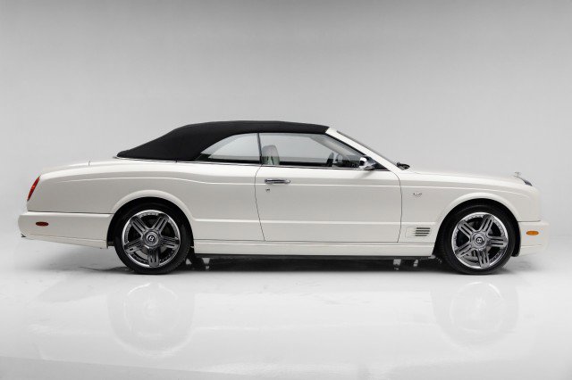 Used 2010 Bentley Azure T image 33