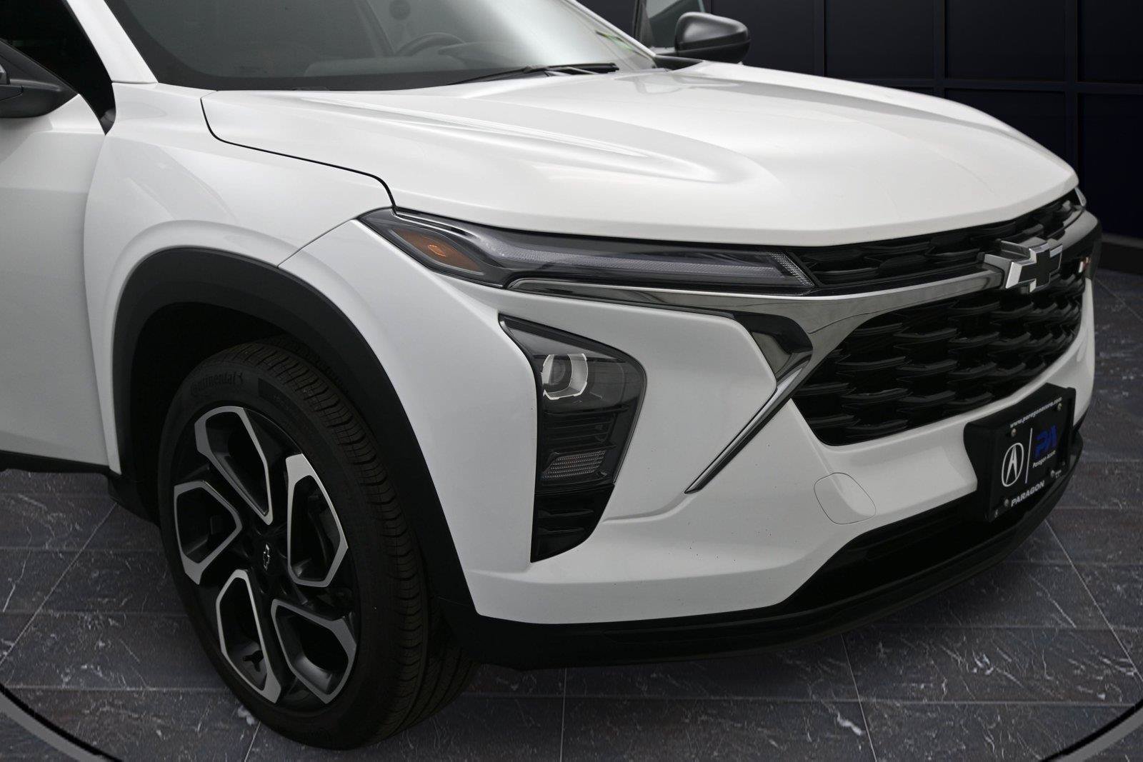 Used 2025 Chevrolet Trax RS w/ Sunroof Package FWD image 15