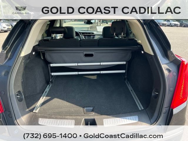 Used 2017 Cadillac XT5 Luxury w/ Driver Awareness Package FWD image 9