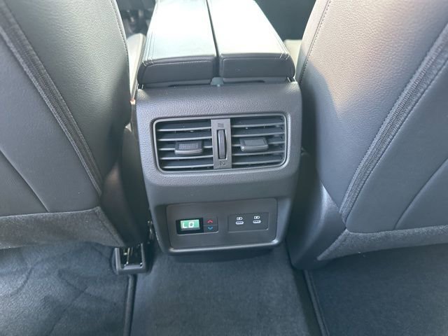 Used 2025 Nissan Rogue SL w/ SL Premium Package image 17