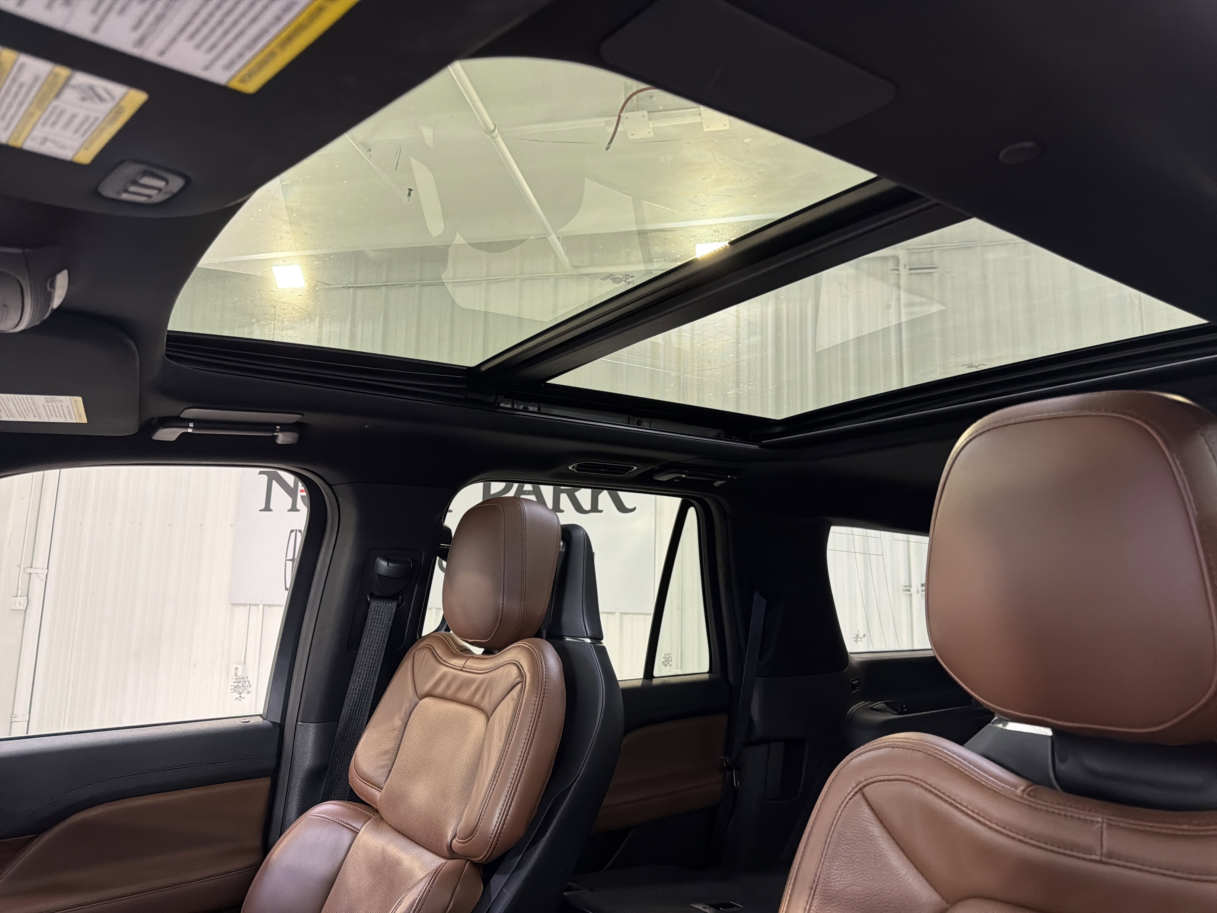 Used 2022 Lincoln Navigator Reserve AWD/4WD image 13