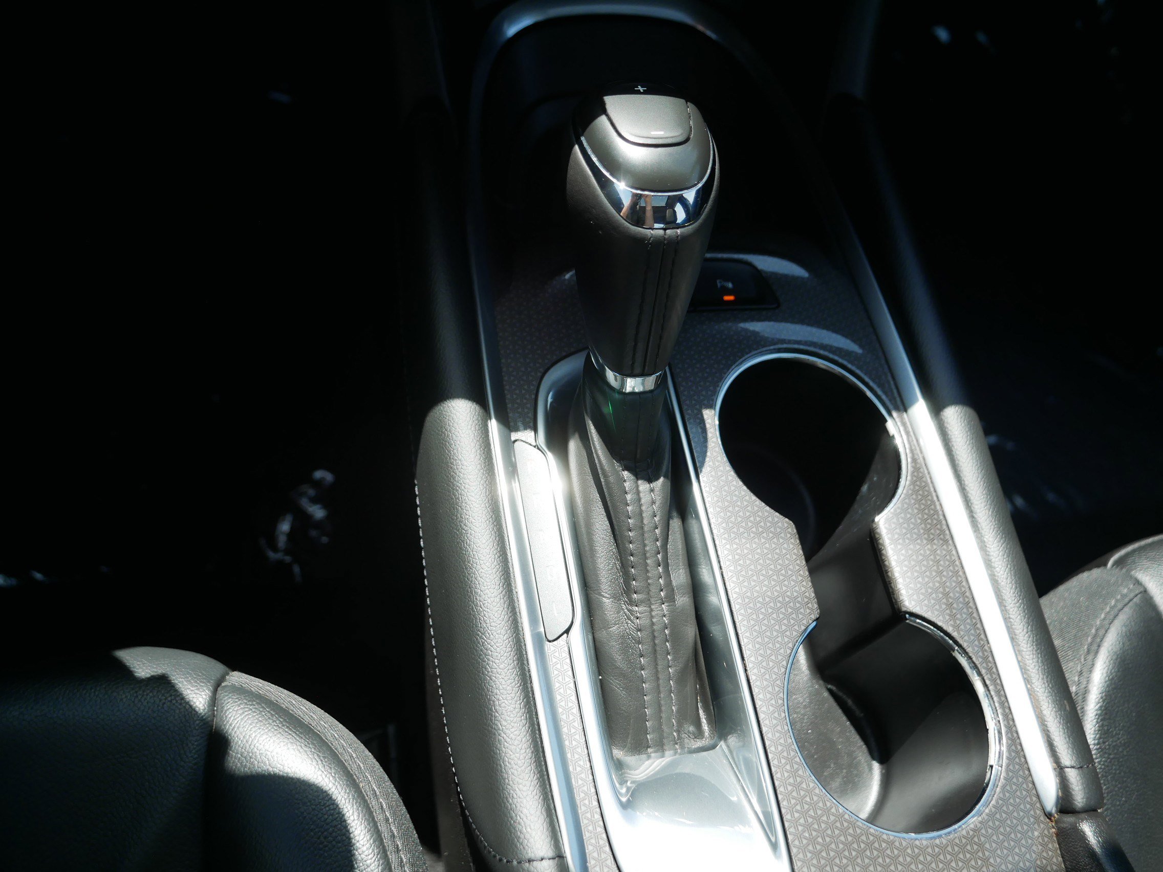 Used 2017 Chevrolet Malibu LT w/ Leather Package FWD image 24