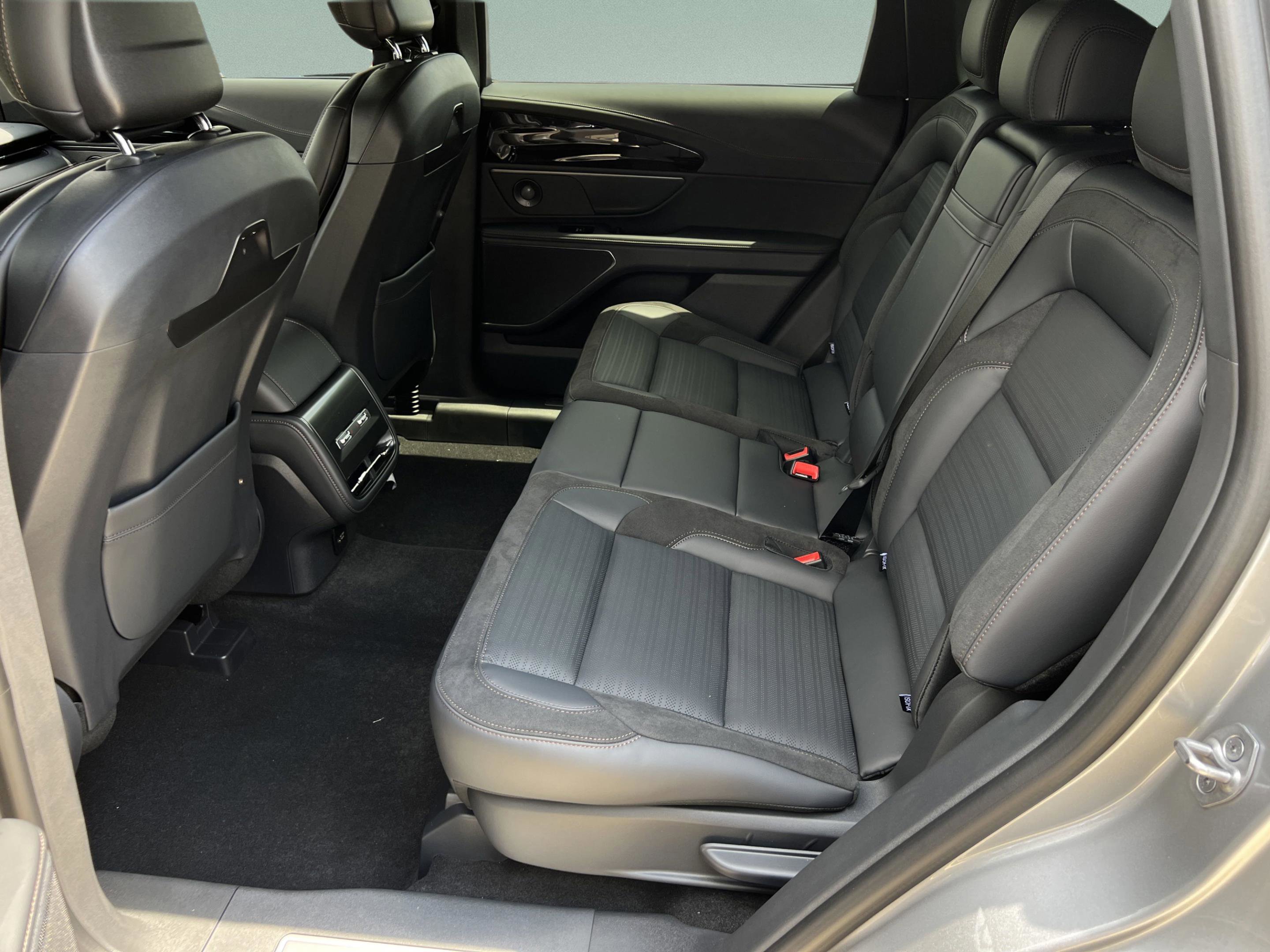 New 2025 Lincoln Nautilus Reserve w/ Jet Appearance Package image 27