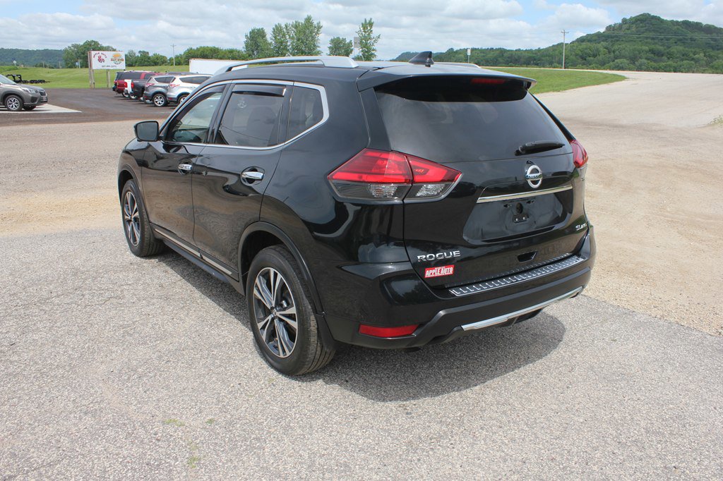 Used 2017 Nissan Rogue SL AWD/4WD image 8