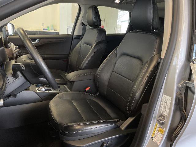 Certified 2020 Ford Escape Titanium w/ Titanium Premium Package 2.0 image 17