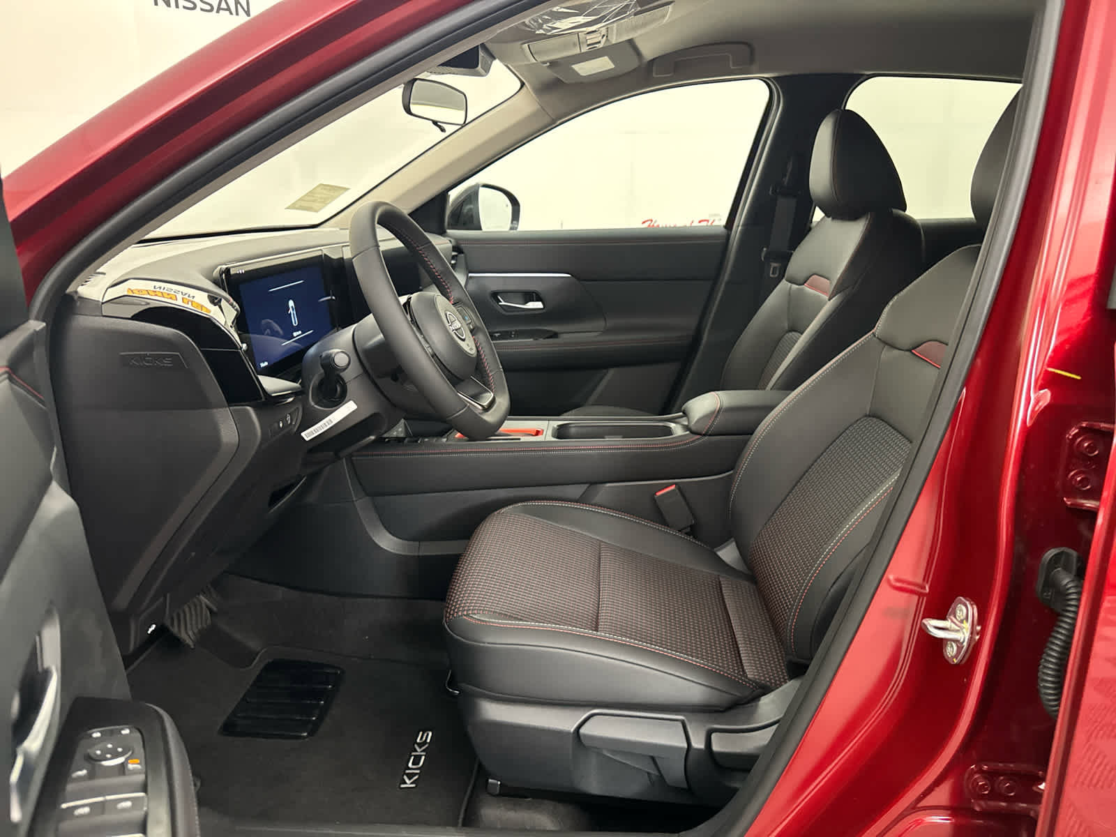 New 2026 Nissan Kicks SR image 10