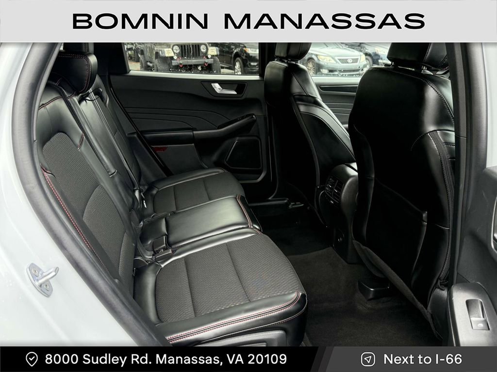 Used 2025 Ford Escape ST-Line image 19