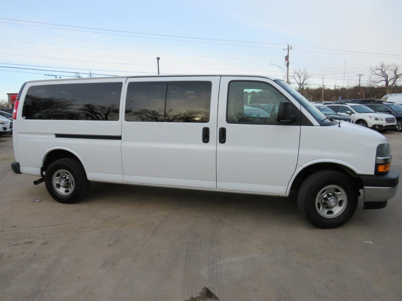 Used 2018 Chevrolet Express 3500 LT w/ LT Preferred Equipment Group RWD image 30