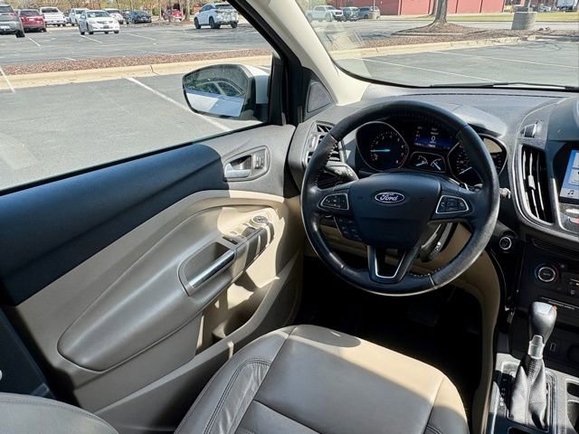 Used 2017 Ford Escape Titanium image 22