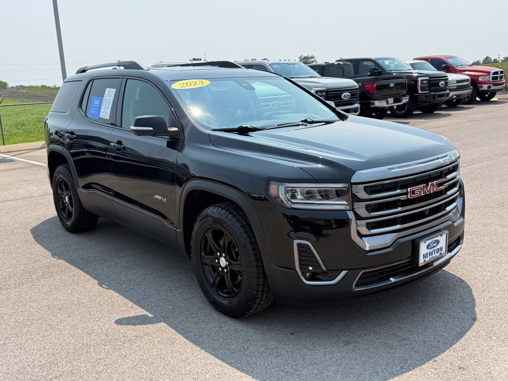 Used 2023 GMC Acadia AT4 w/ Technology Package AWD/4WD image 2