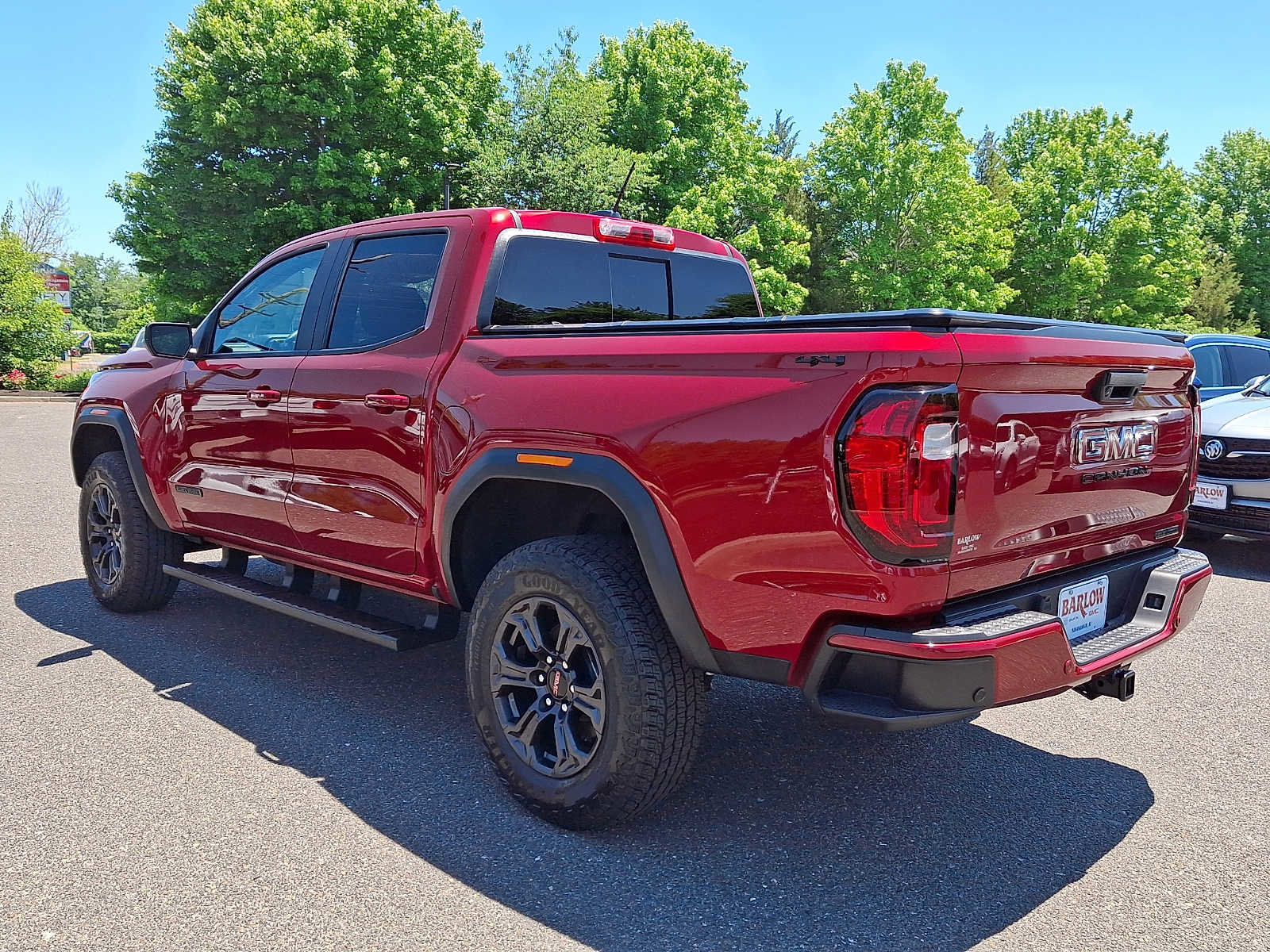 Used 2024 GMC Canyon Elevation w/ Elevation Premium Package AWD/4WD image 4