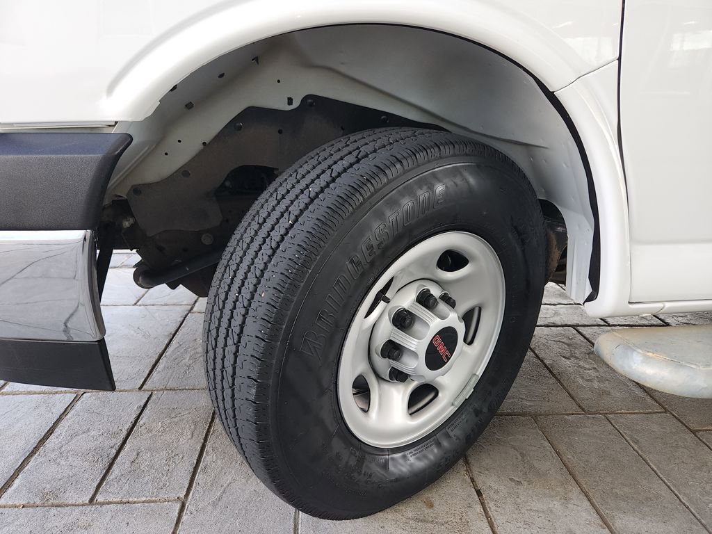 Used 2024 GMC Savana 2500 w/ Driver Convenience Package image 32