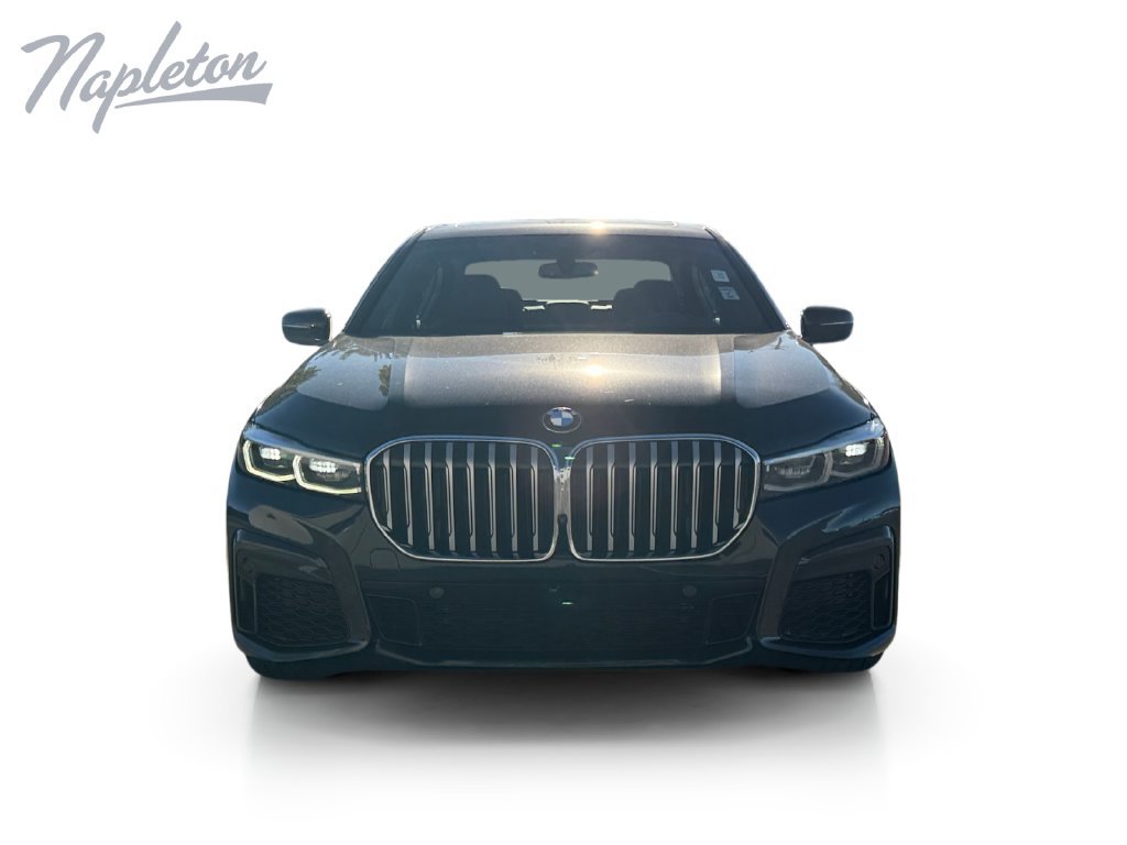 Used 2022 BMW 740i xDrive w/ M Sport Package AWD/4WD image 9
