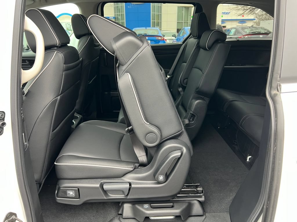 New 2026 Honda Odyssey Touring image 6