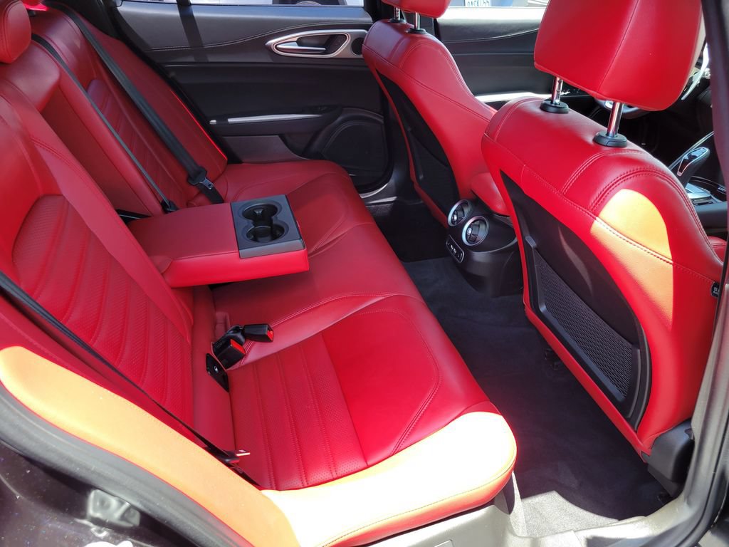 Used 2024 Alfa Romeo Giulia Veloce RWD image 21