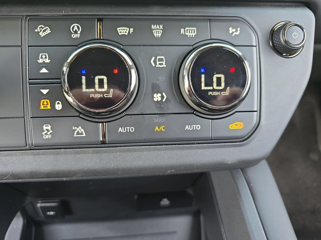 New 2026 Land Rover Defender 110 OCTA AWD/4WD image 25
