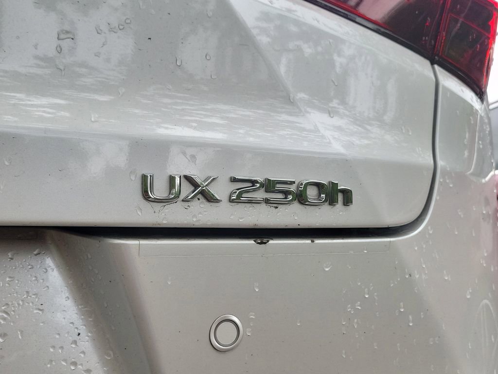 Used 2023 Lexus UX 250h FWD w/ Accessory Package (Z2) image 18