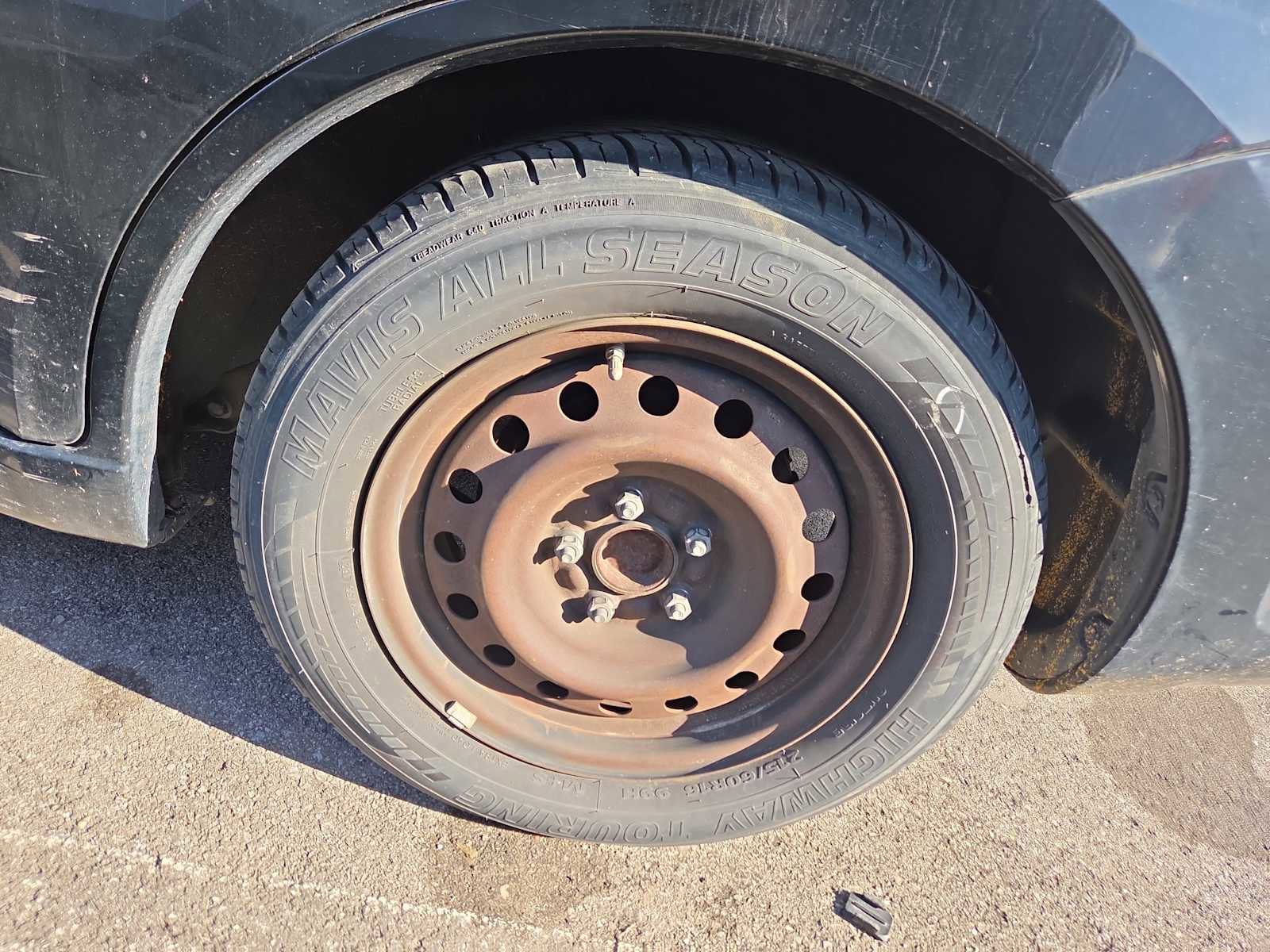 Used 2009 Mitsubishi Galant ES image 6