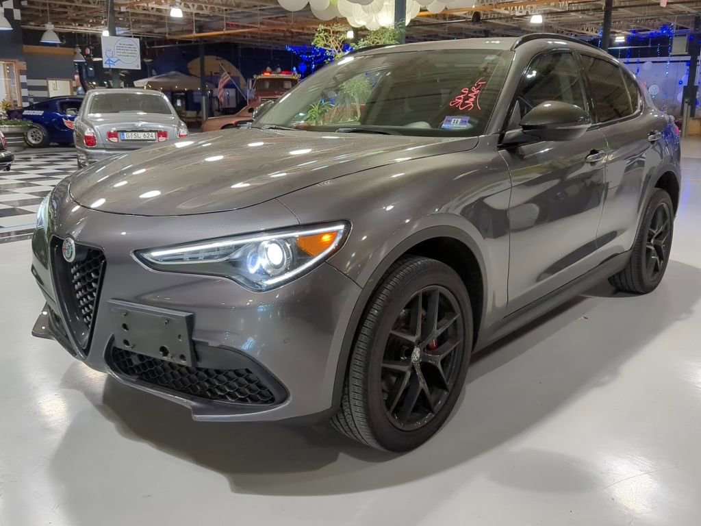Used 2019 Alfa Romeo Stelvio Ti w/ Nero Edizione image 1