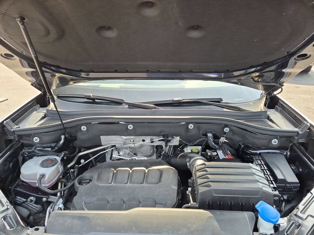 Used 2025 Volkswagen Atlas Cross Sport SE FWD image 34