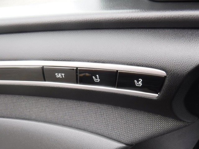 Used 2024 Hyundai Tucson Limited image 16