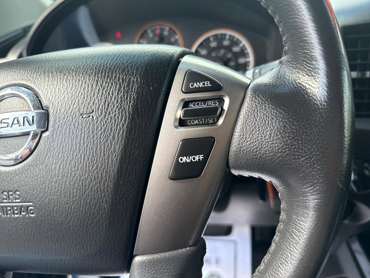 Used 2015 Nissan Titan SV w/ SV Value Truck Package AWD/4WD image 15