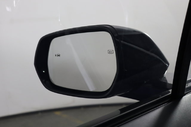 Used 2024 Cadillac Lyriq Tech RWD image 41