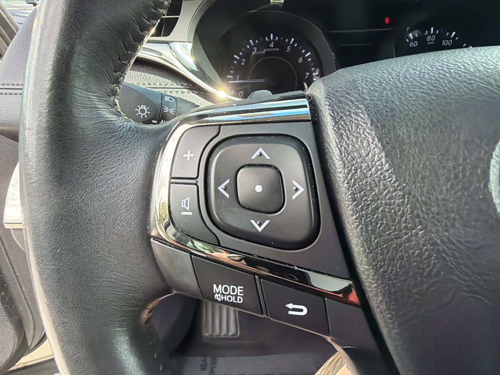Used 2014 Toyota Avalon Limited FWD image 30