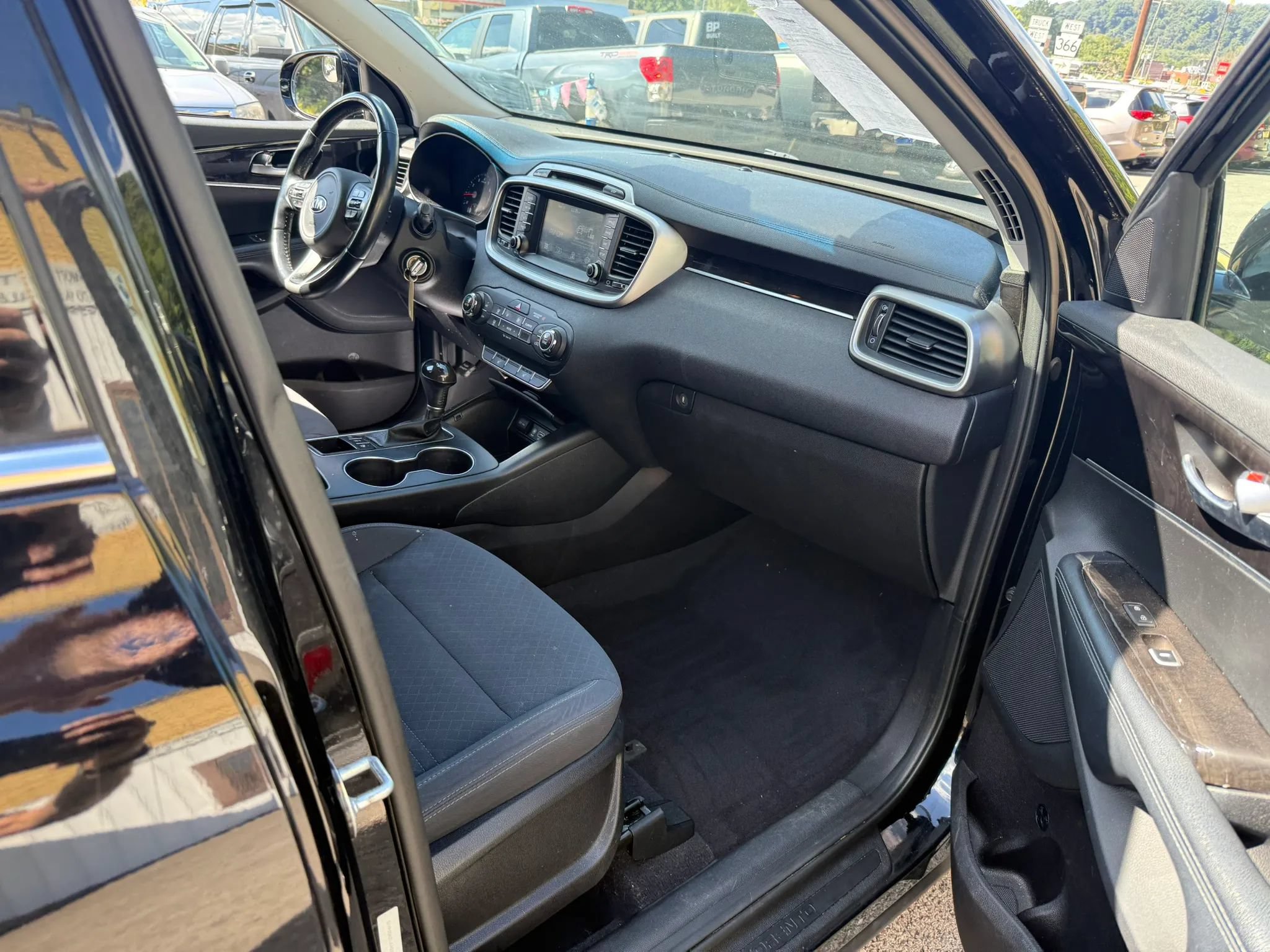 Used 2018 Kia Sorento AWD image 13