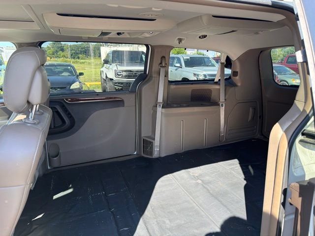 Used 2011 Chrysler Town & Country Limited FWD image 44