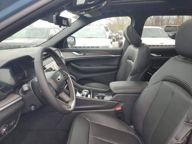 New 2026 Jeep Grand Cherokee L Limited w/ Luxury Tech Group II AWD/4WD image 19