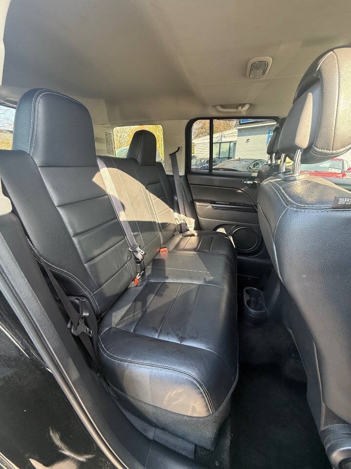 Used 2016 Jeep Patriot High Altitude FWD image 17