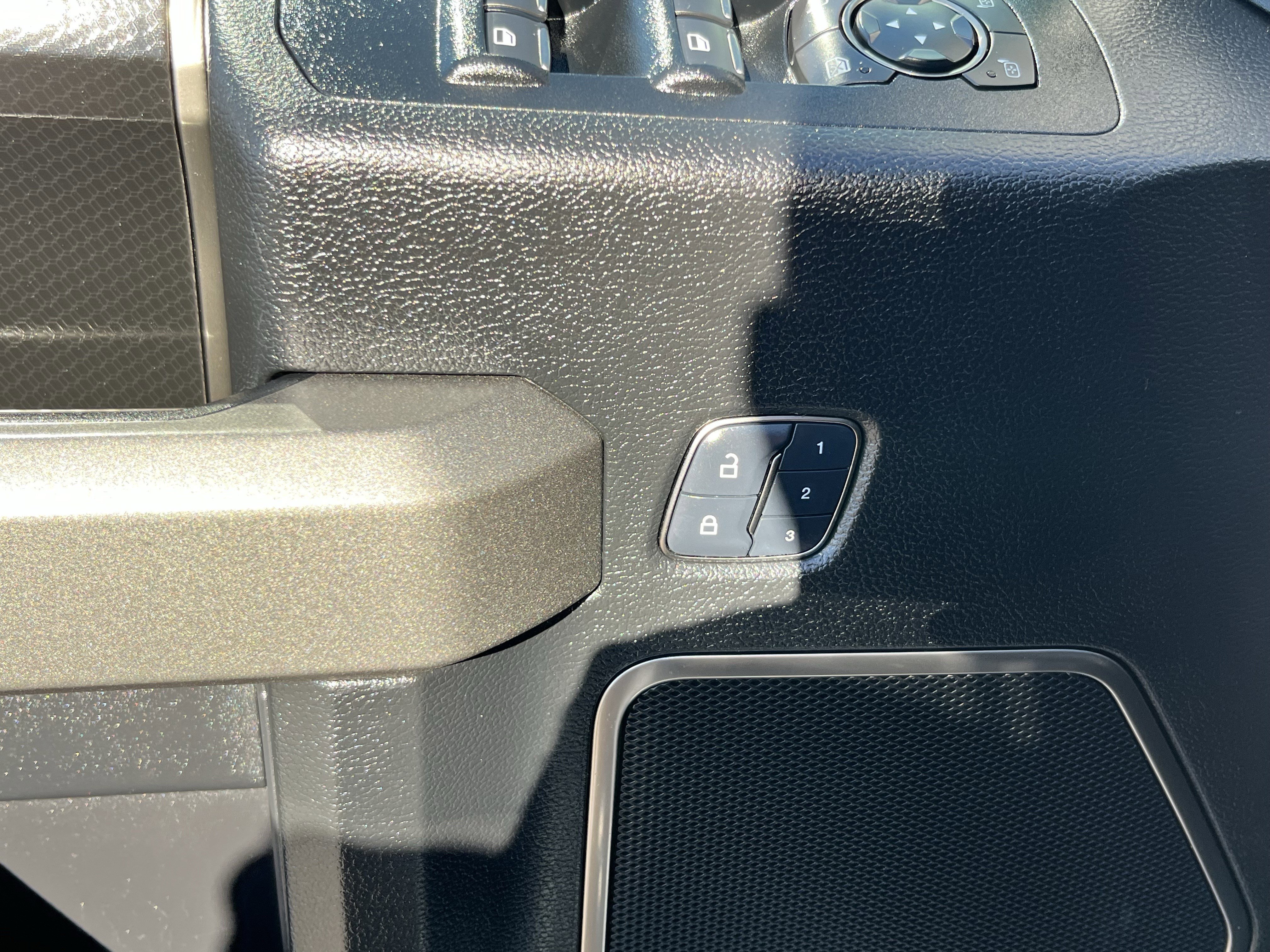 Used 2018 Ford F150 Raptor w/ Equipment Group 802A Luxury image 21