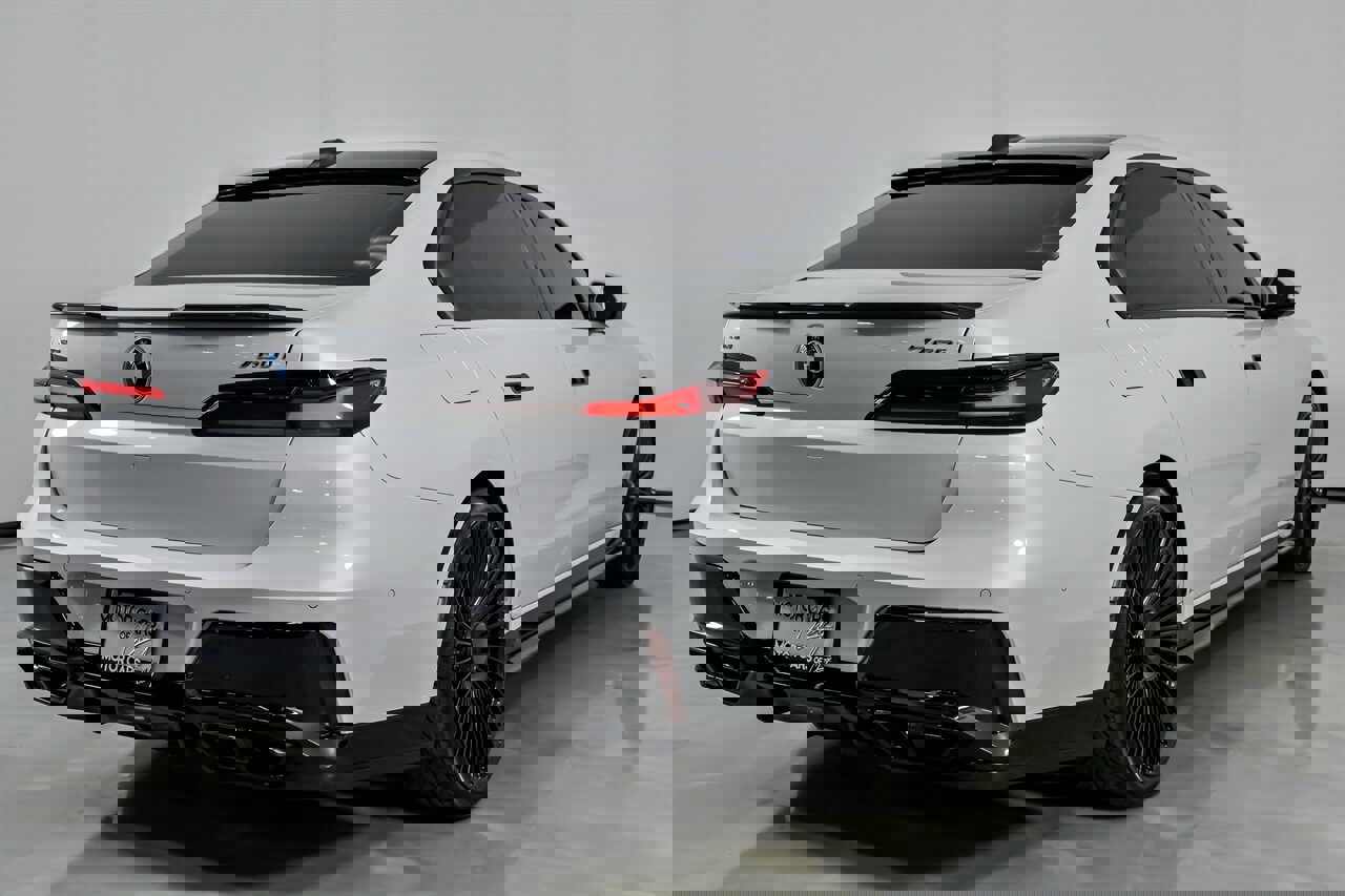 Used 2025 BMW 760i xDrive w/ Executive Package image 11