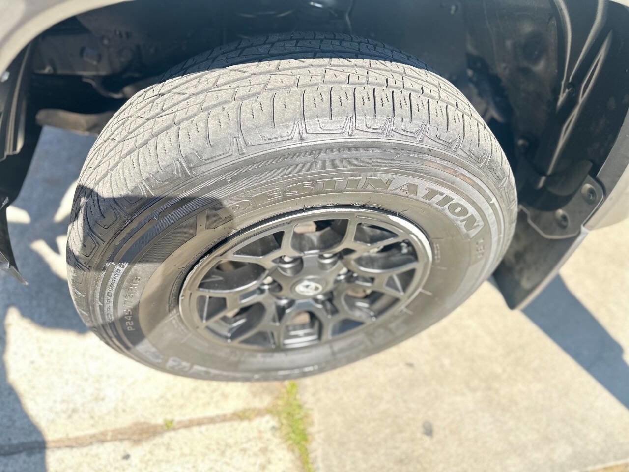 Used 2021 Toyota Tacoma SR5 w/ Blackout Package (TMS) image 11