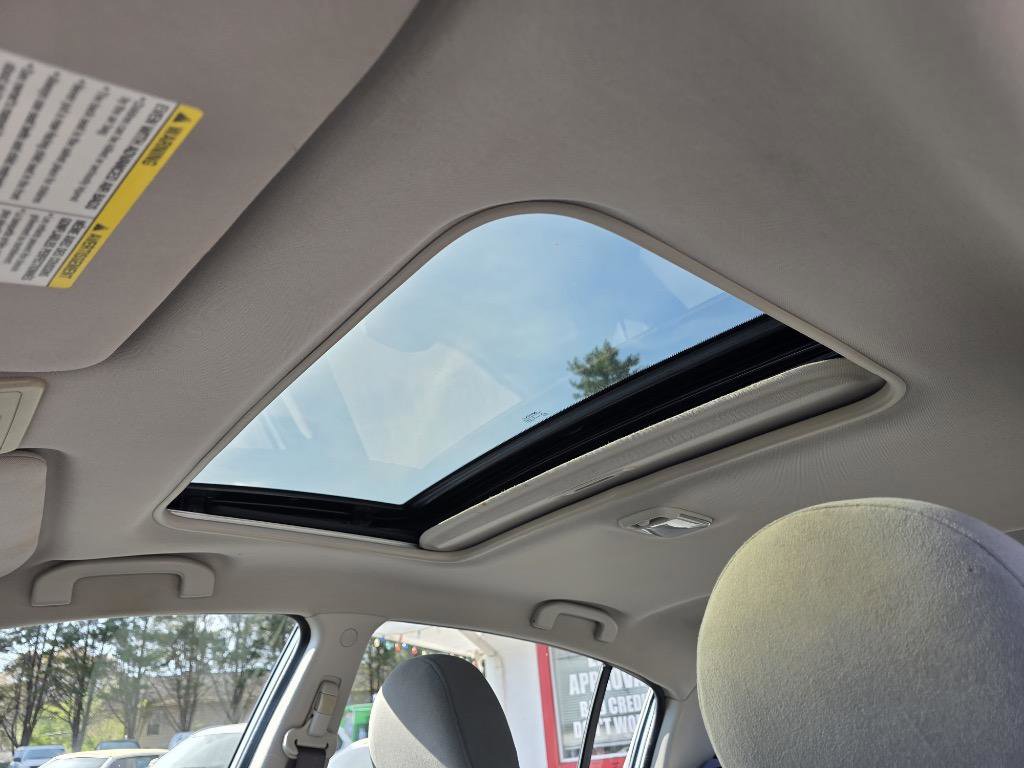 Used 2012 Nissan Sentra 2.0 SR w/ Special Edition Pkg image 14