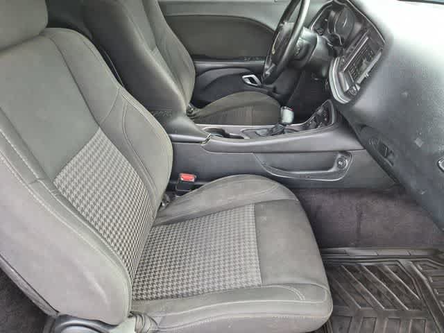 Certified 2018 Dodge Challenger SXT RWD image 19