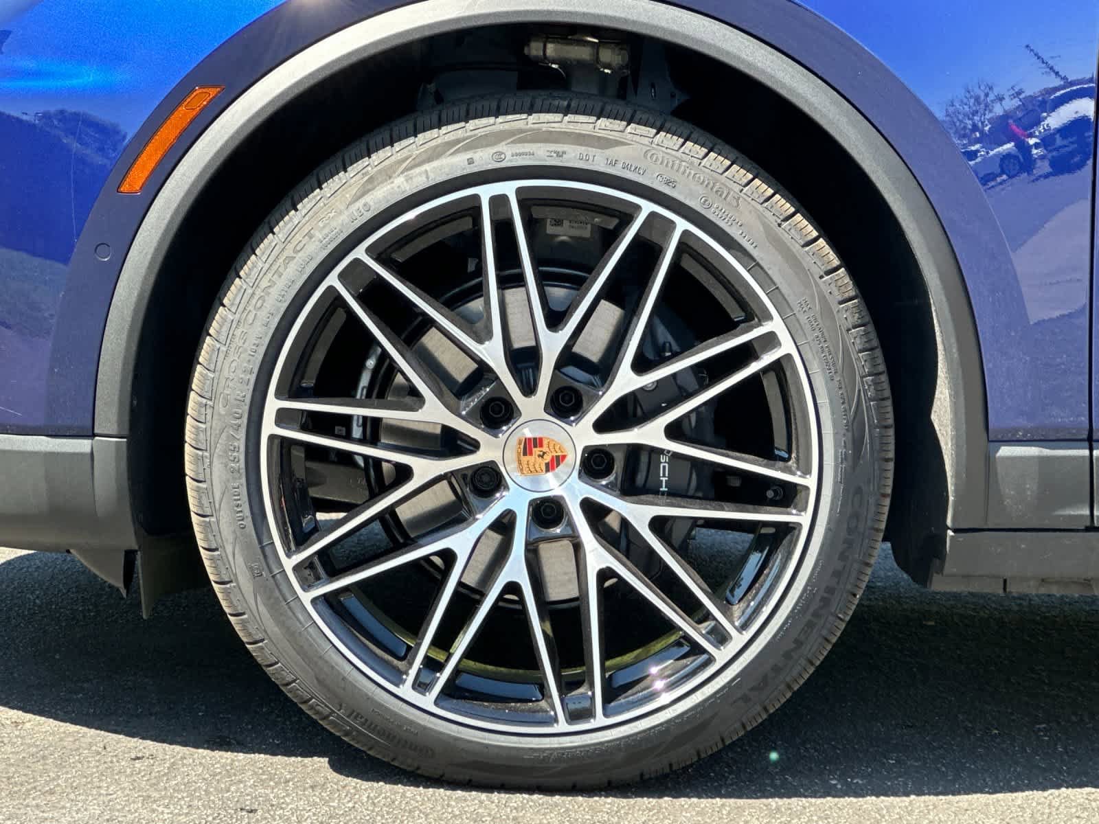 New 2026 Porsche Macan Electric RWD image 32