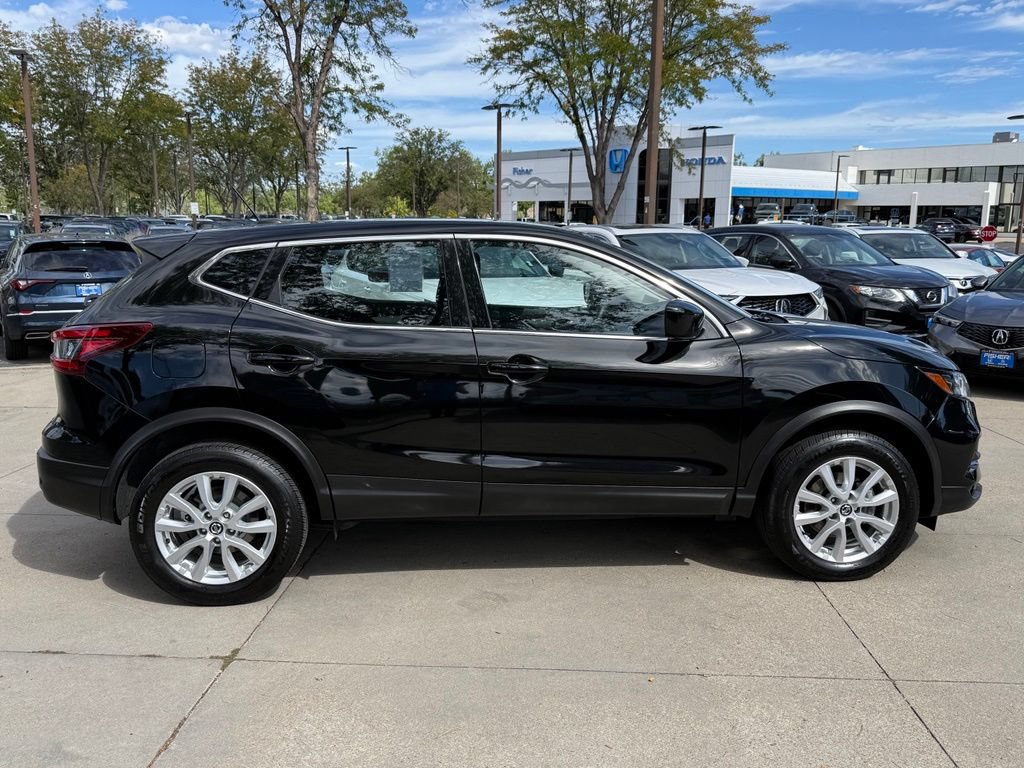 Used 2020 Nissan Rogue Sport S w/ Appearance Package FWD image 3