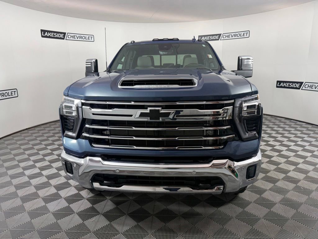 Used 2026 Chevrolet Silverado 2500 LTZ w/ LTZ Premium Package AWD/4WD image 9