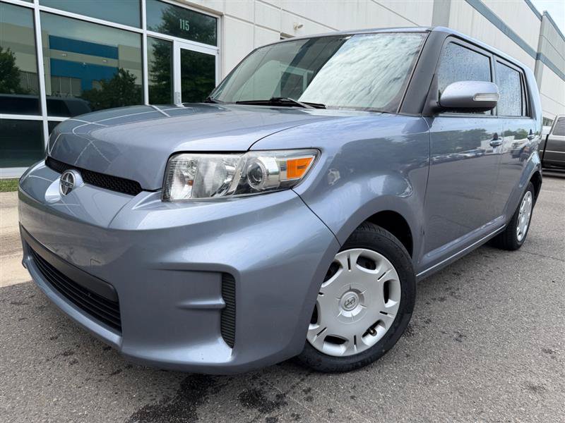 Used 2011 Scion xB FWD image 1