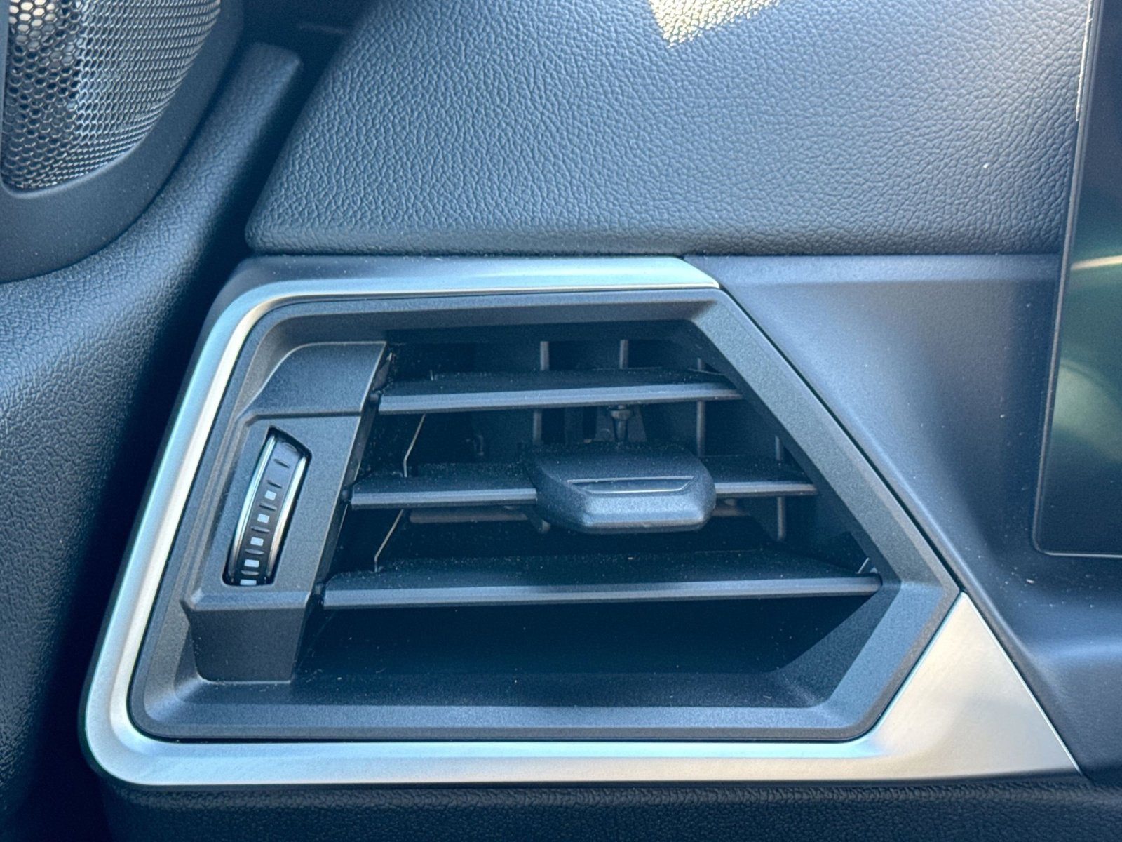 Used 2023 BMW M340i w/ Premium Package image 22