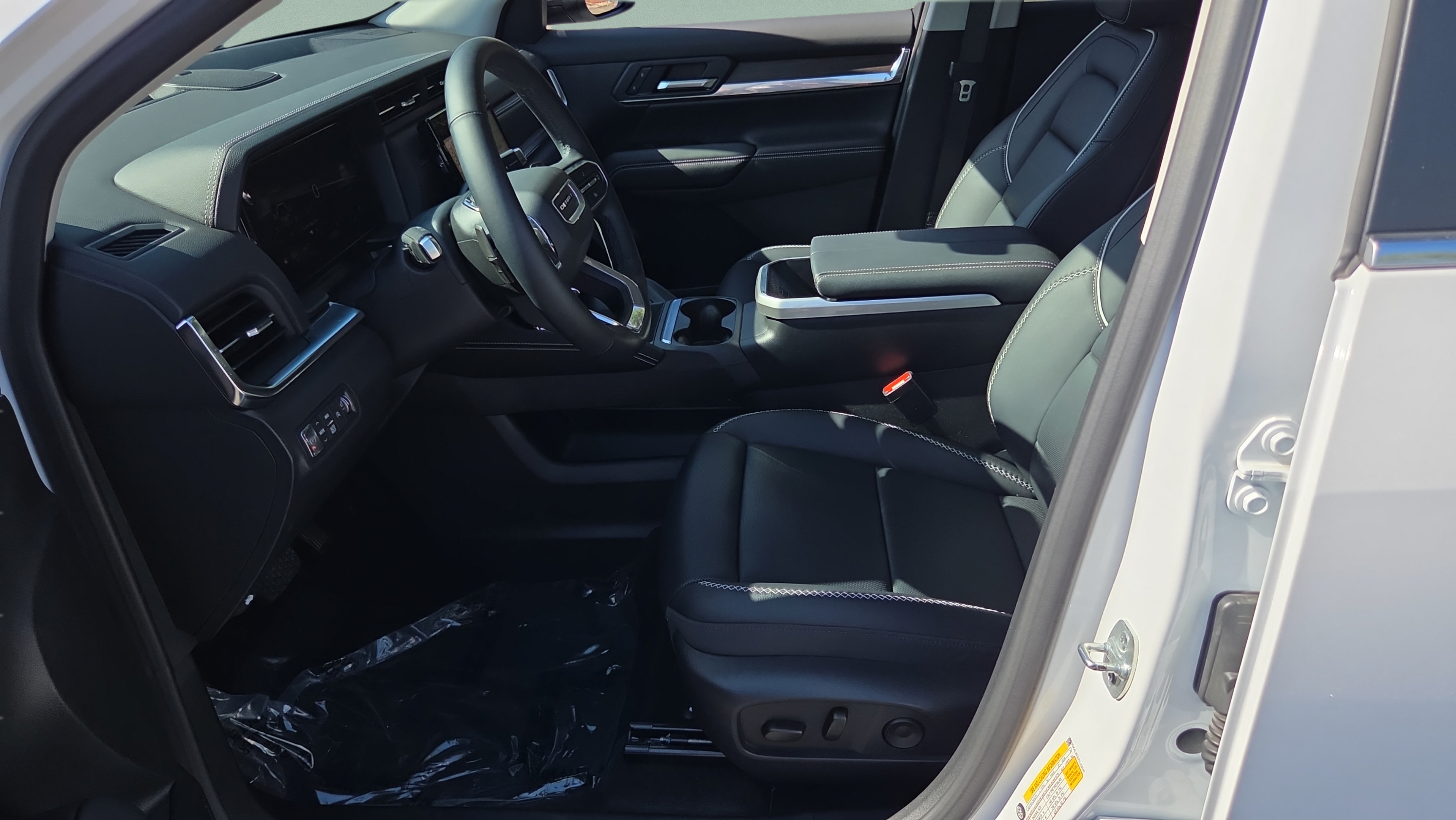 Certified 2026 GMC Terrain Denali AWD/4WD image 9