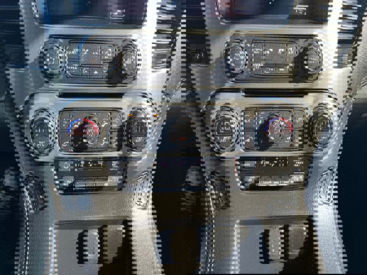 Used 2018 Chevrolet Tahoe LT image 16