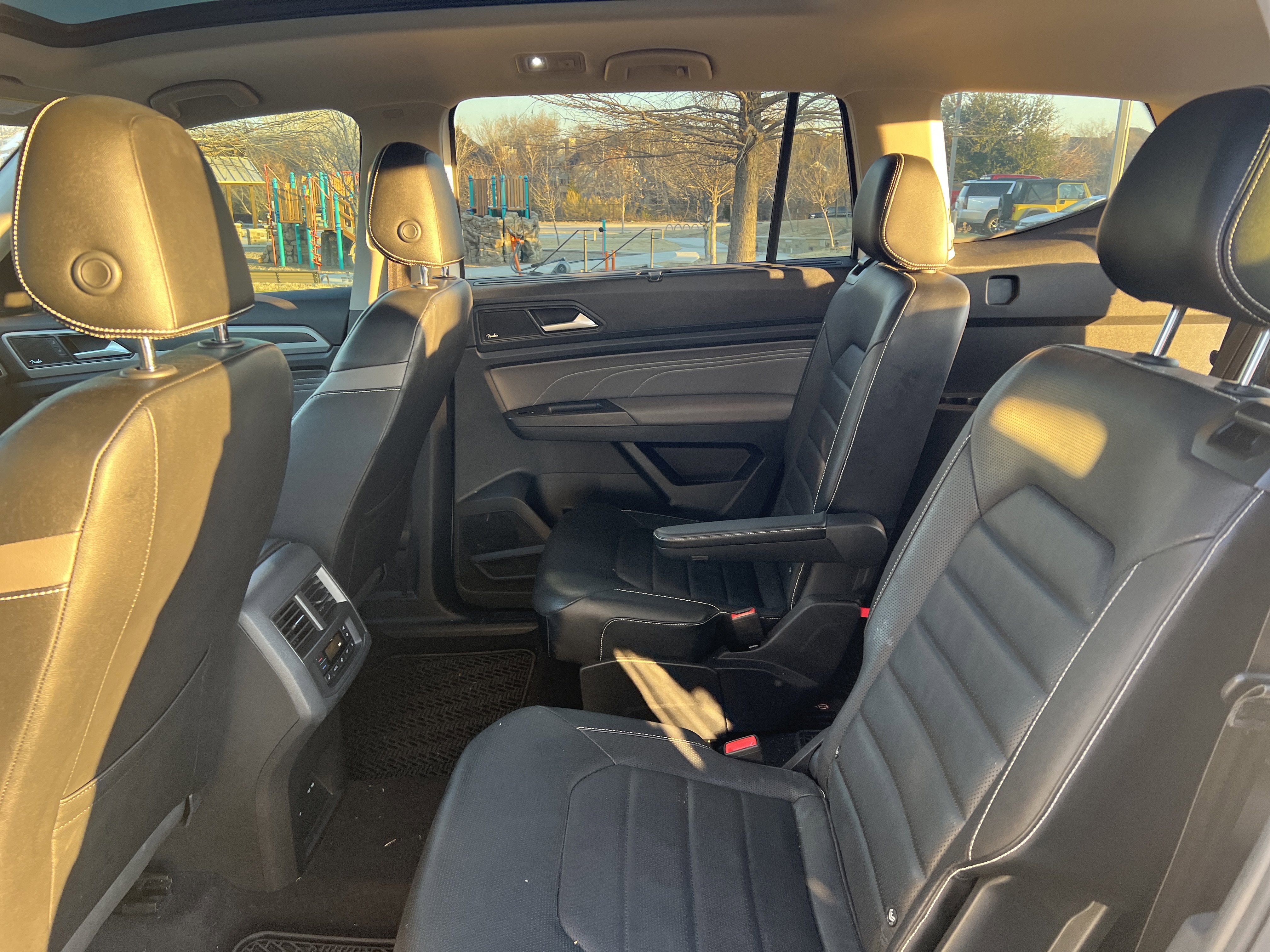 Used 2022 Volkswagen Atlas SEL Premium image 31