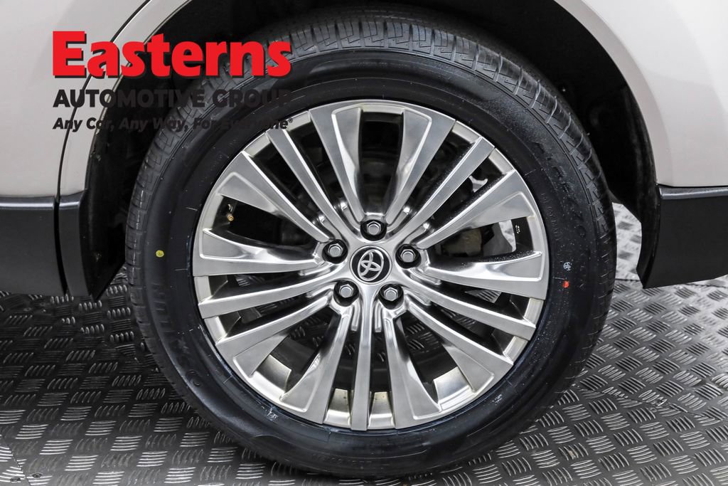 Used 2023 Toyota Venza Limited AWD/4WD image 32
