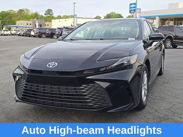 Used 2025 Toyota Camry LE image 11